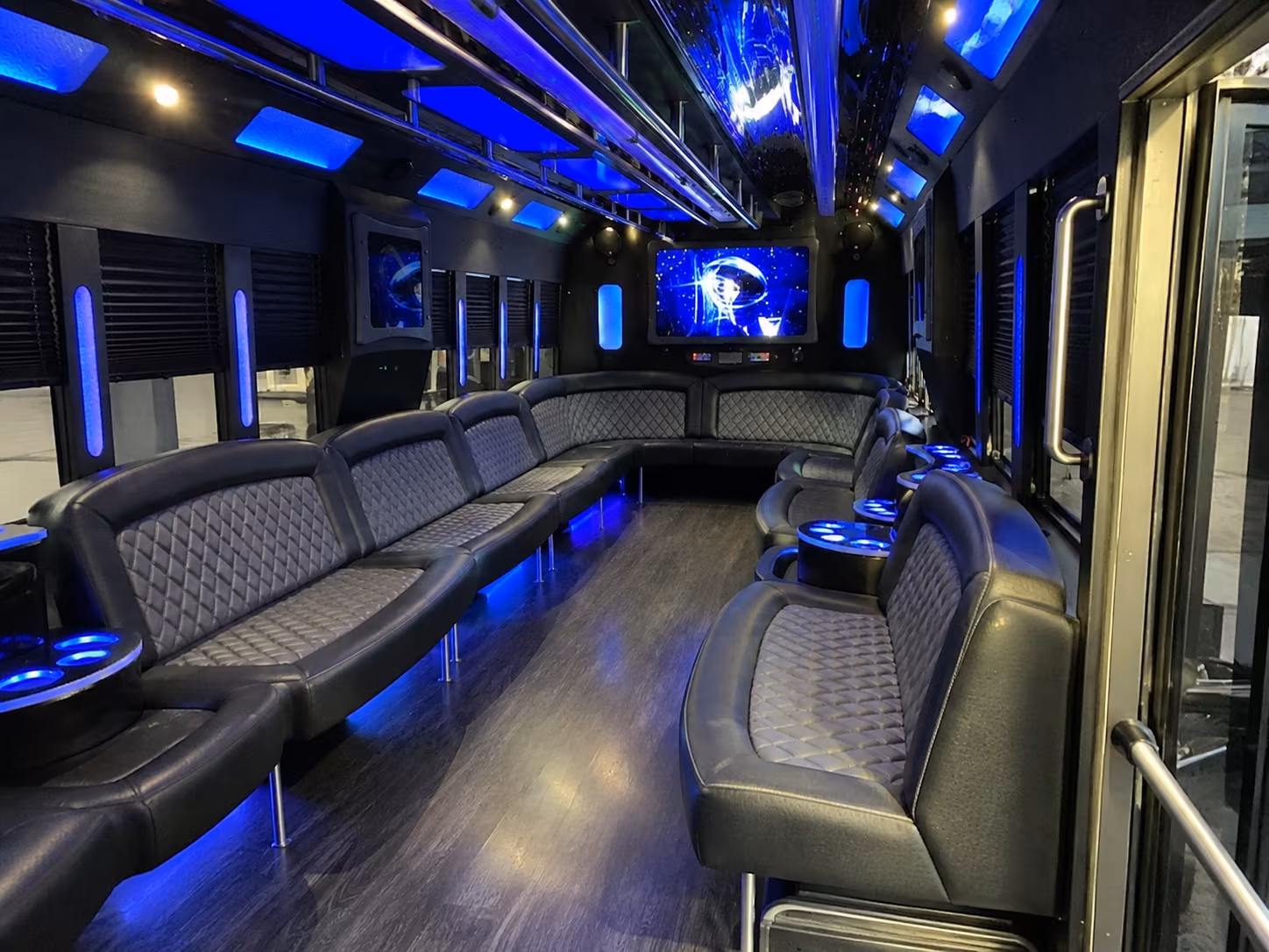 schenectady 28 passenger party bus interior